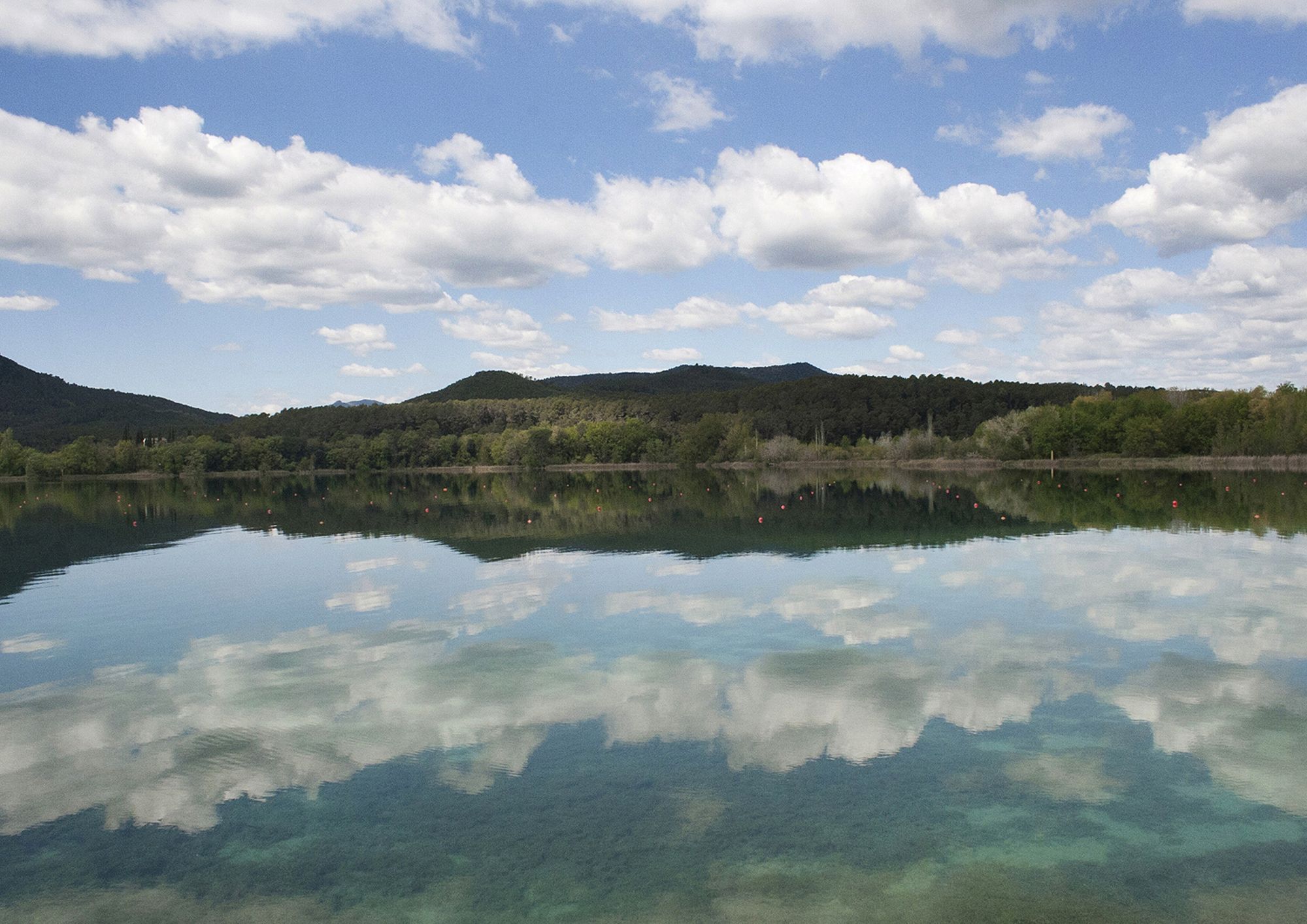 Paisaje por el que podrás ir a hacer ciclismo por girona